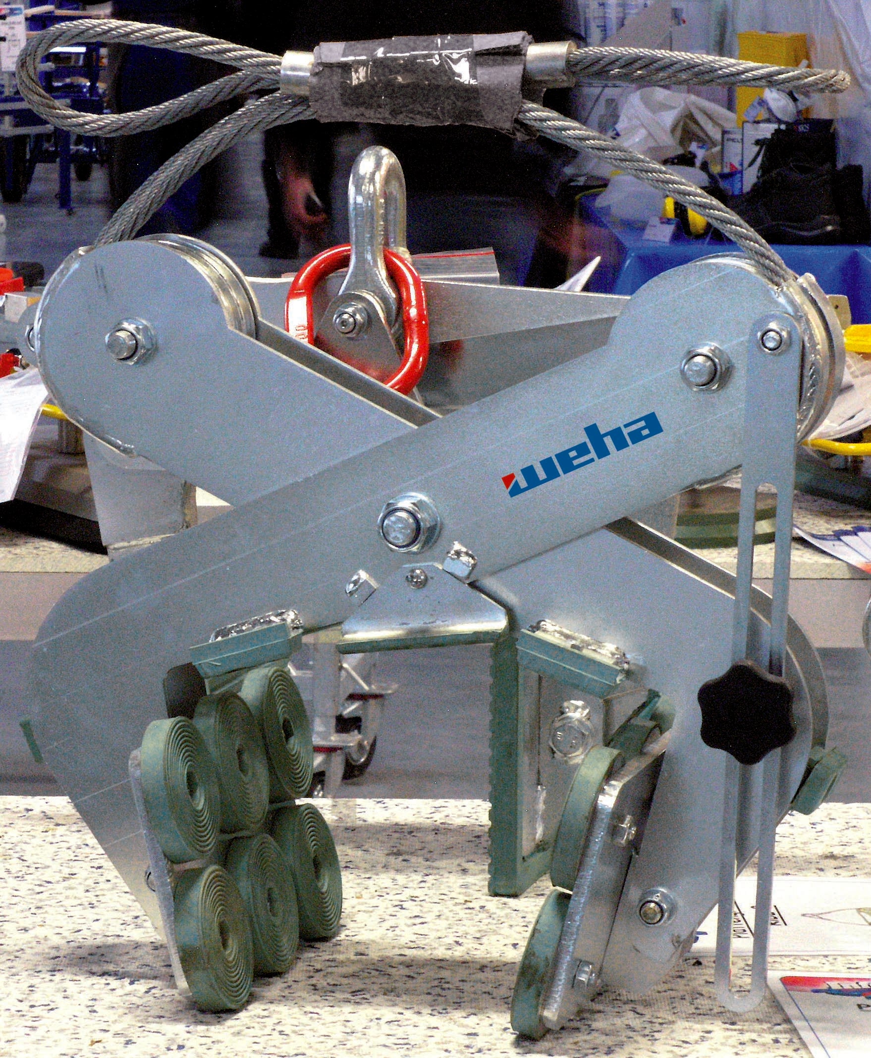 Weha Riba 3 Horizontal/Vertical Cable Scissor Lifter (0–11") – 3087 lb Capacity